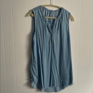 Sleeveless V-Neck dress in Light Blue